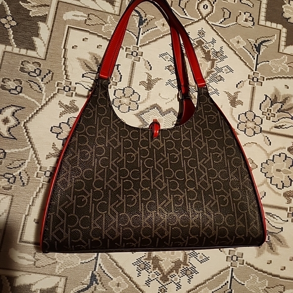 Calvin Klein NWOT shoulder monogram red/brown bag with logo charm,inside pockets - Picture 15 of 16